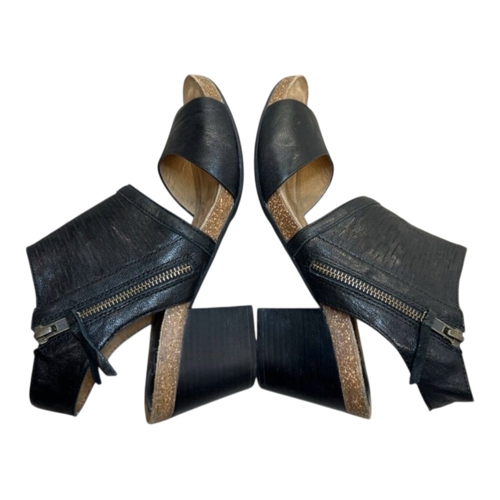 Sofft Milan Black Leather Side Zip Ankle Cuff,  Open Toe  Sandals. Brand New. - Picture 6 of 12